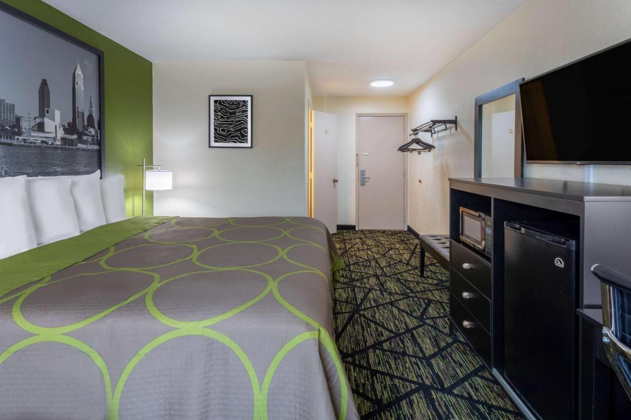 Super 8 By Wyndham Wooster Hotel Buitenkant foto