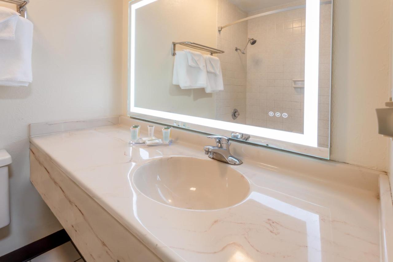 Super 8 By Wyndham Wooster Hotel Buitenkant foto